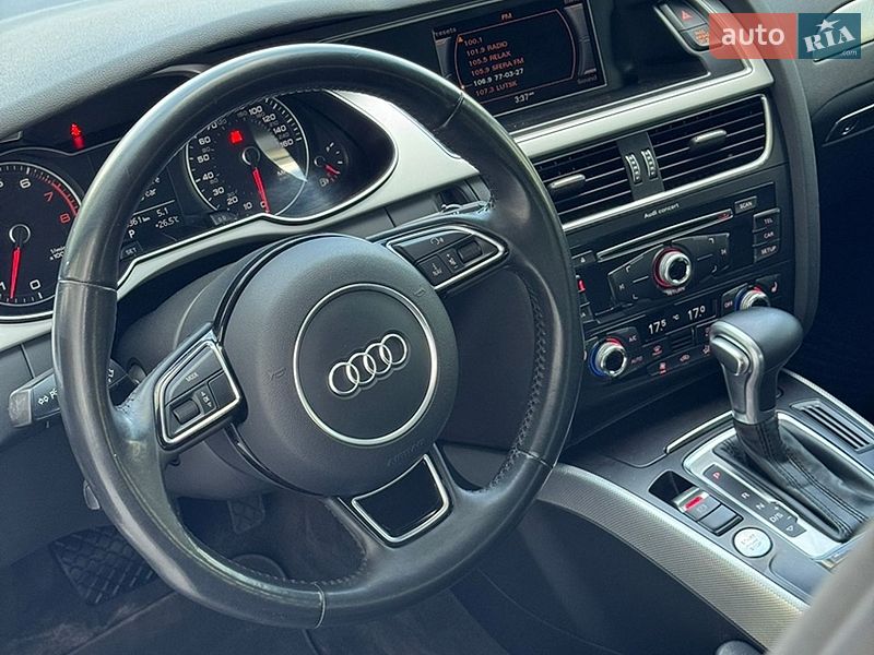 Седан Audi A4 2015 в Луцке