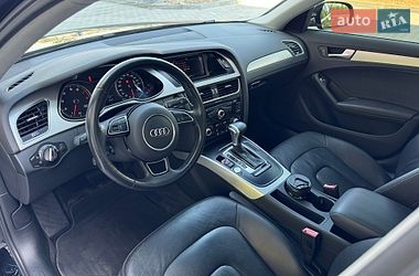 Седан Audi A4 2015 в Луцке