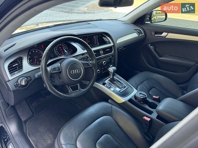 Седан Audi A4 2015 в Луцке