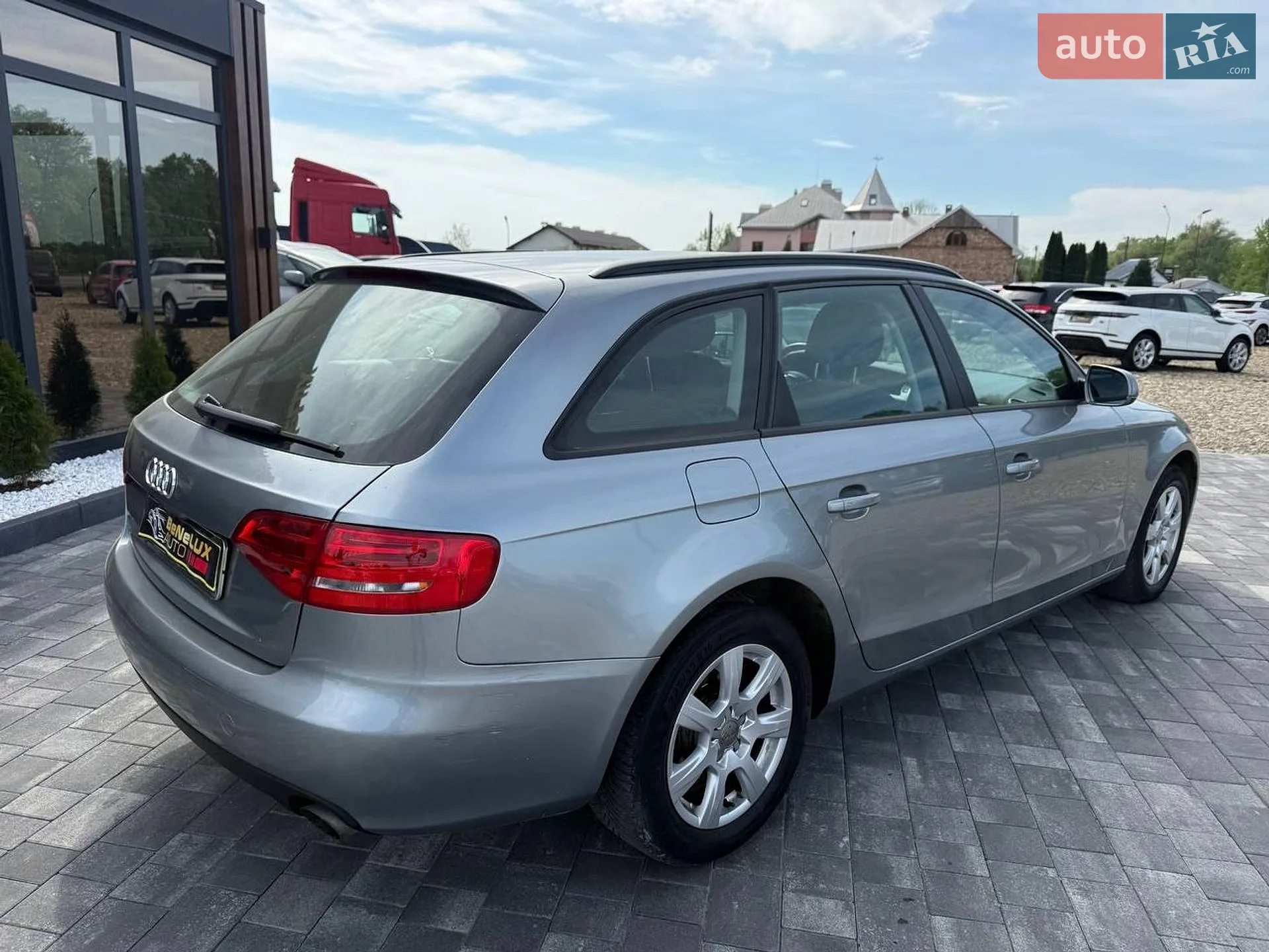 2010 Audi A4 - мініатюра 8