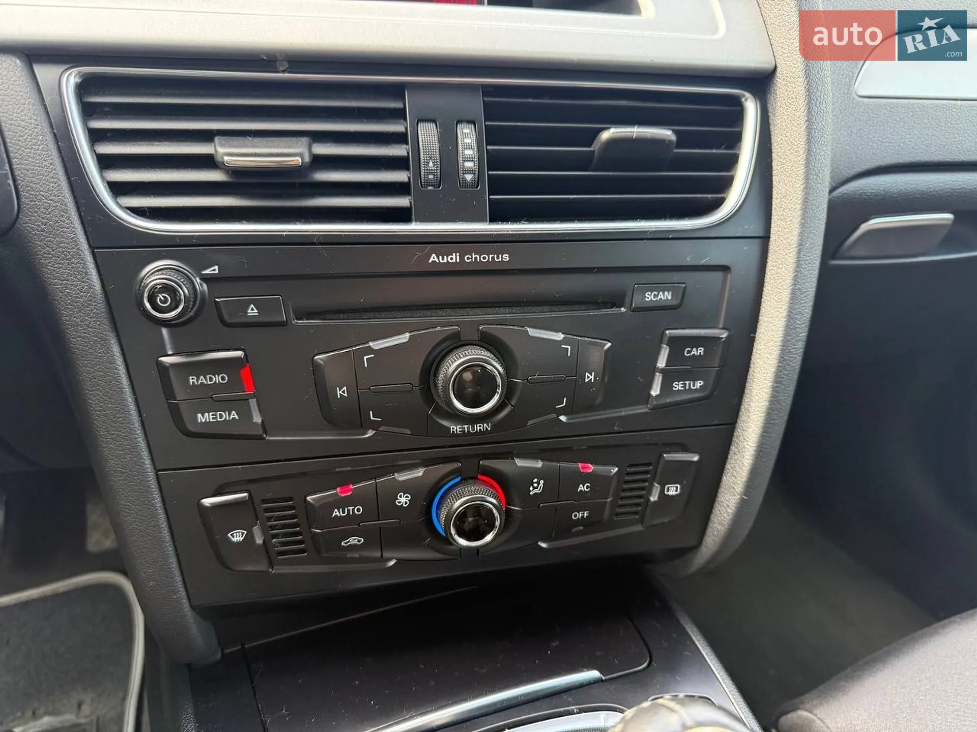 2010 Audi A4 - мініатюра 16