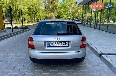Універсал Audi A4 2002 в Рівному