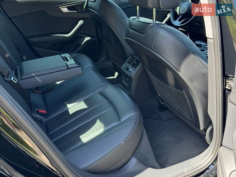 Седан Audi A4 2017 в Киеве