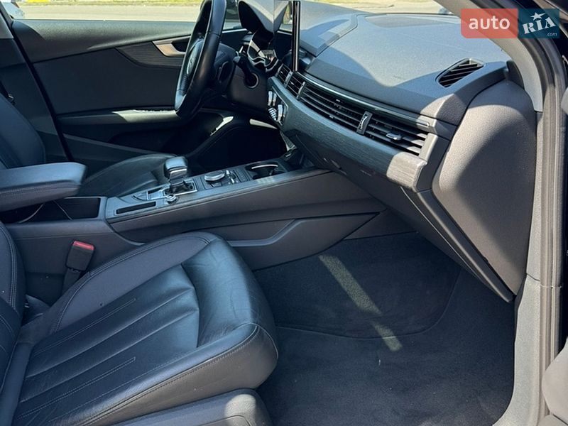 Седан Audi A4 2017 в Киеве