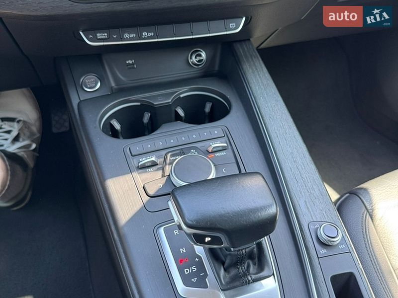 Седан Audi A4 2017 в Киеве
