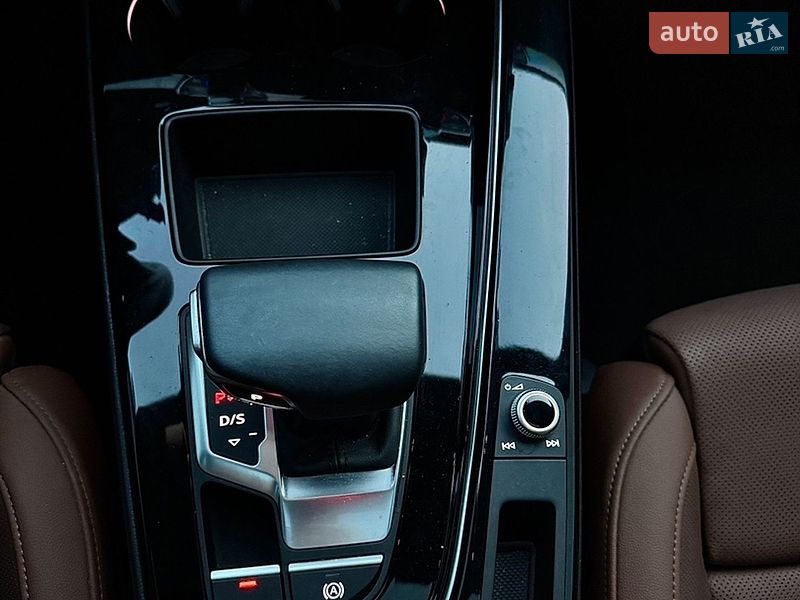 Седан Audi A4 2020 в Львове