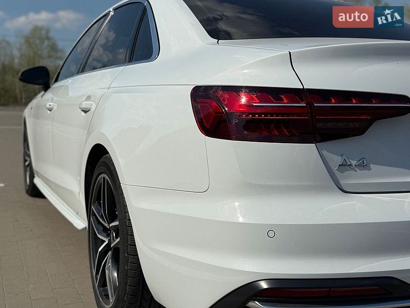 Седан Audi A4 2023 в Сумах