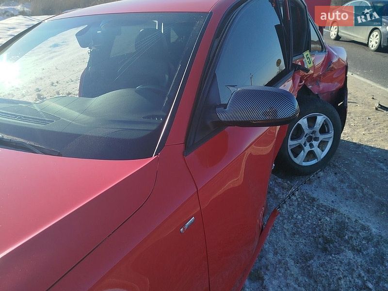 Седан Audi A4 2011 в Новояворовске