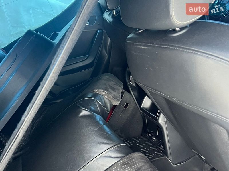 Седан Audi A4 2011 в Новояворовске