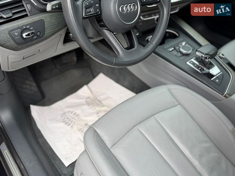 Седан Audi A4 2018 в Дубні