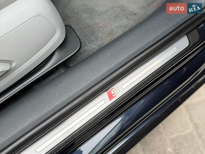 Седан Audi A4 2018 в Дубні