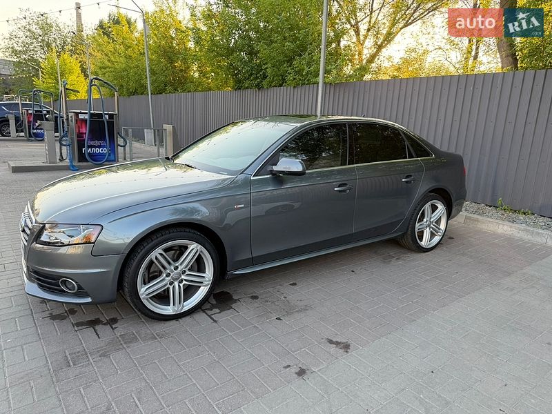 Седан Audi A4 2012 в Дніпрі