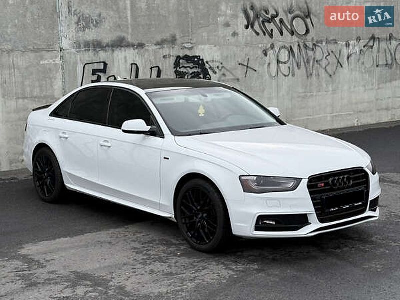 Седан Audi A4 2015 в Хмельницькому