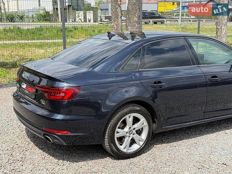 Седан Audi A4 2018 в Стрые