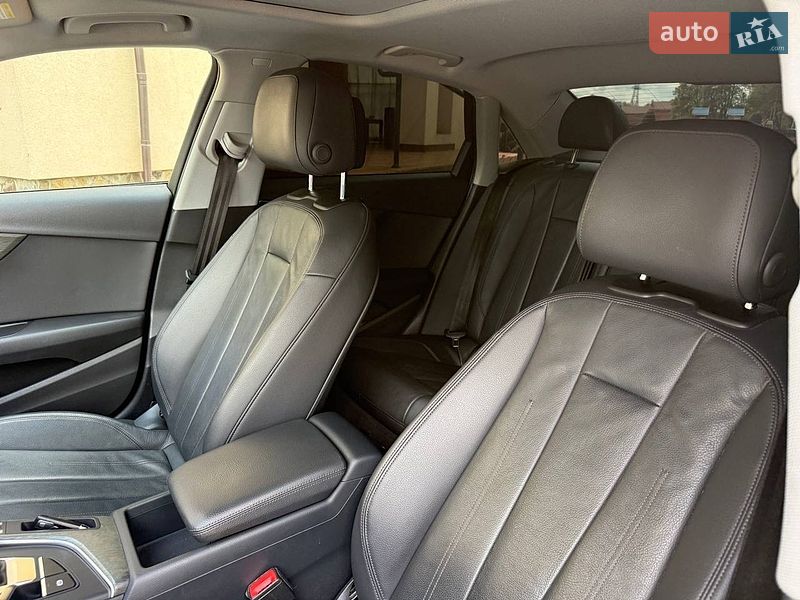 Седан Audi A4 2018 в Стрые