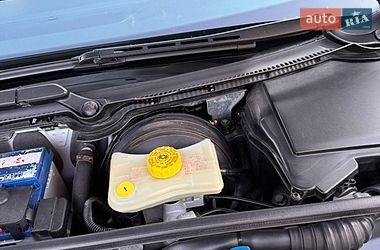 Седан Audi A4 2004 в Калиновке