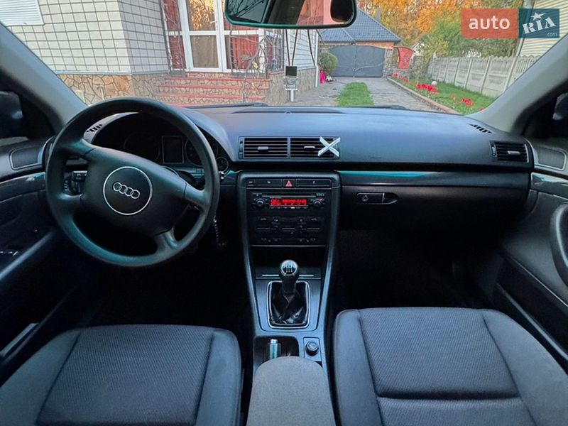 Седан Audi A4 2004 в Калиновке
