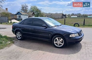 Седан Audi A4 1996 в Черкасах