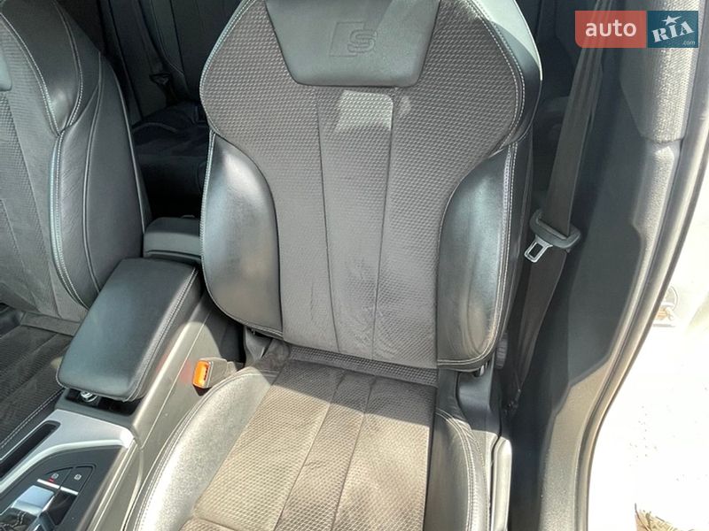 Универсал Audi A4 2017 в Киеве