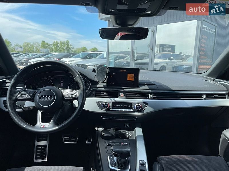 Универсал Audi A4 2017 в Киеве