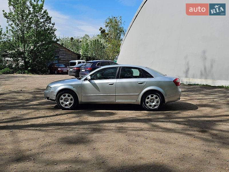 Седан Audi A4 2004 в Києві