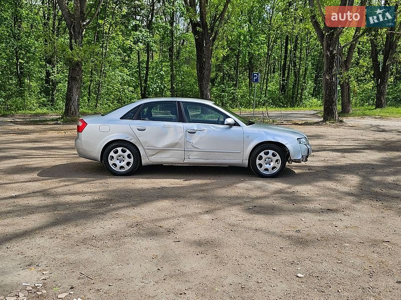 Седан Audi A4 2004 в Києві