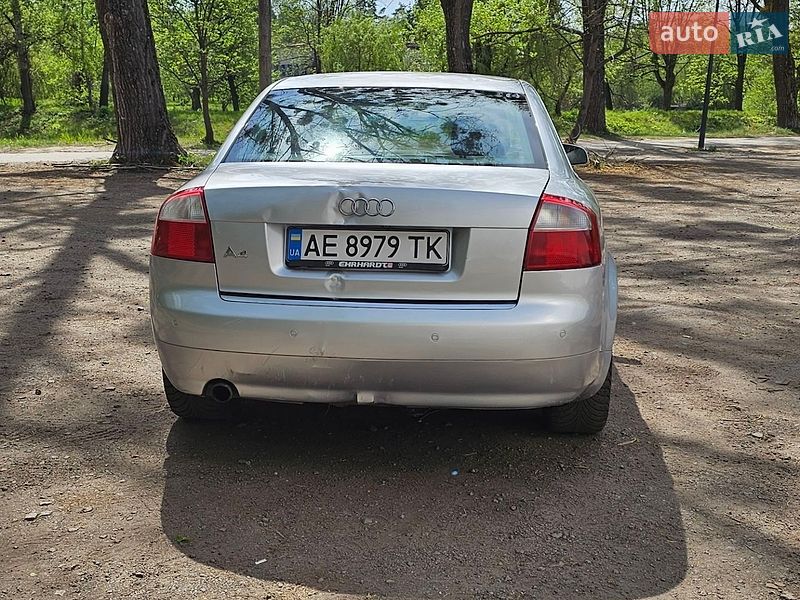 Седан Audi A4 2004 в Києві