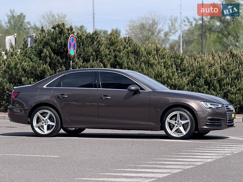 Седан Audi A4 2018 в Києві