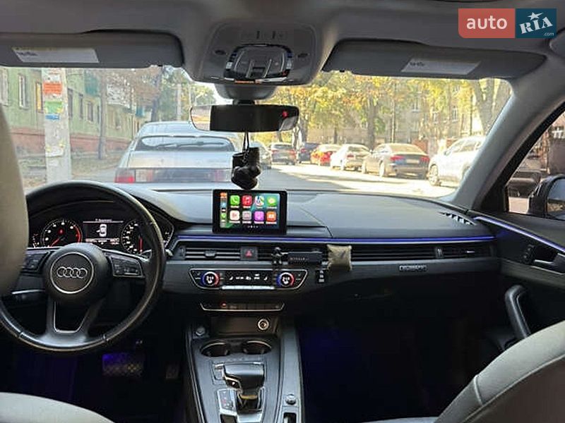 Седан Audi A4 2017 в Львові