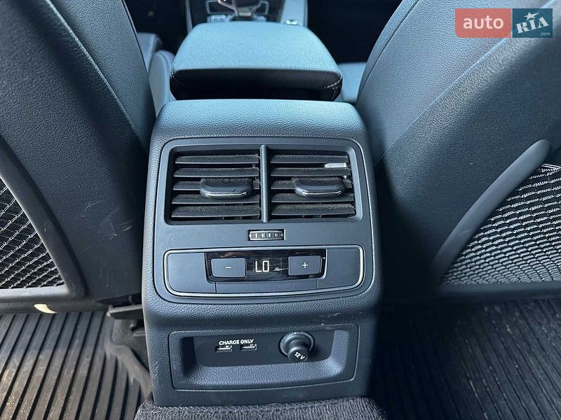 Седан Audi A4 2022 в Вінниці