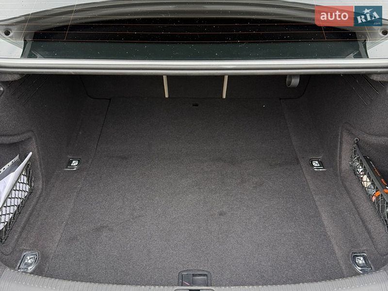 Седан Audi A4 2022 в Киеве
