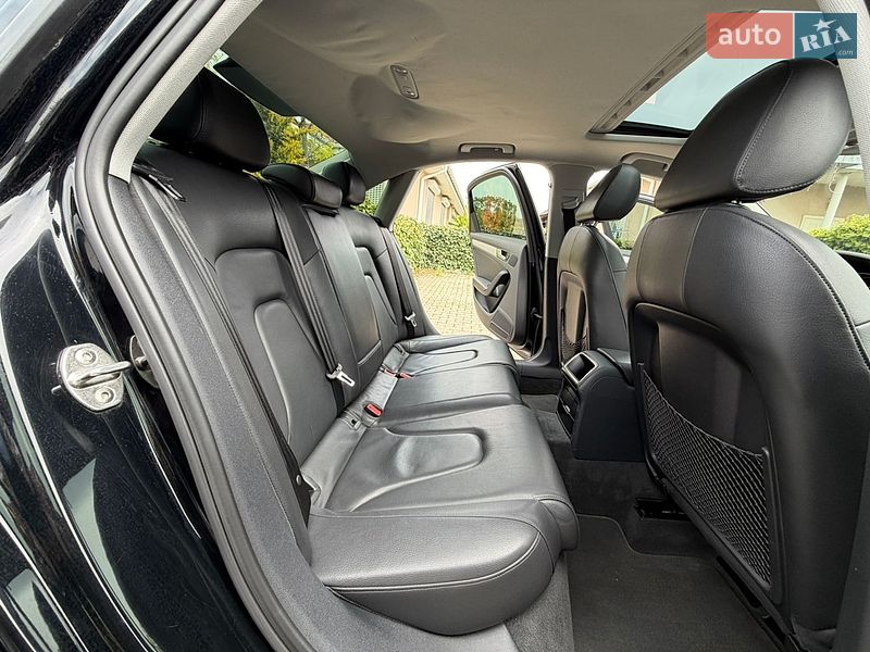 Седан Audi A4 2012 в Одессе