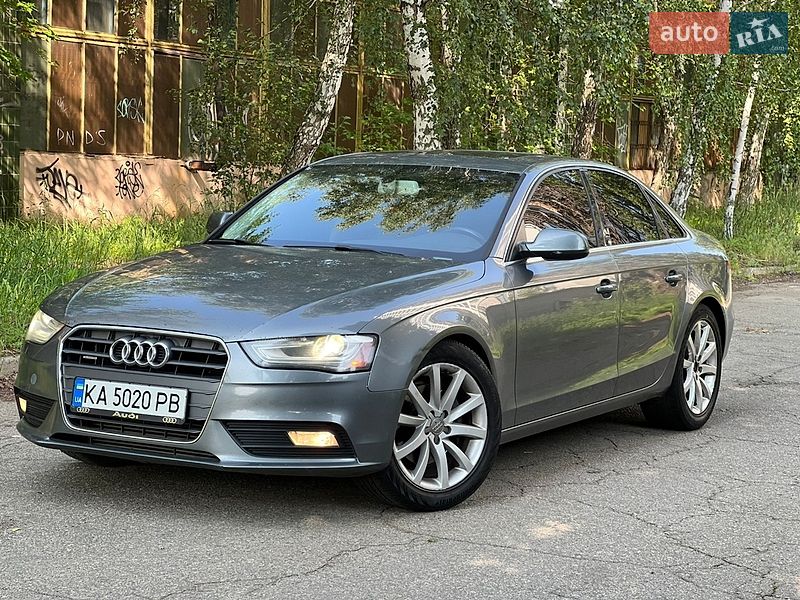Седан Audi A4 2012 в Києві