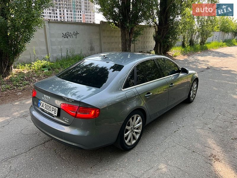 Седан Audi A4 2012 в Києві
