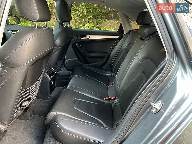 Седан Audi A4 2012 в Києві