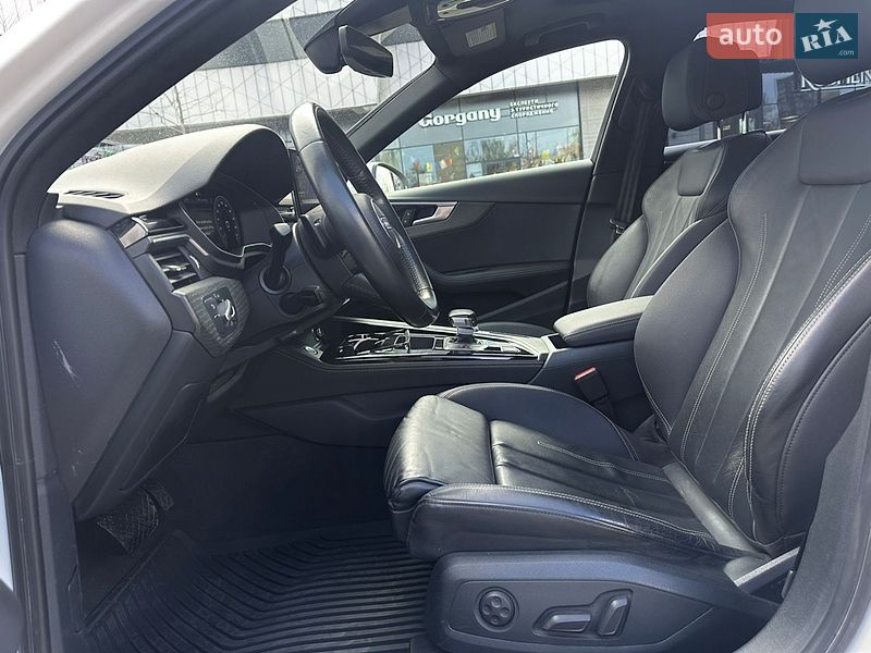 Седан Audi A4 2020 в Киеве