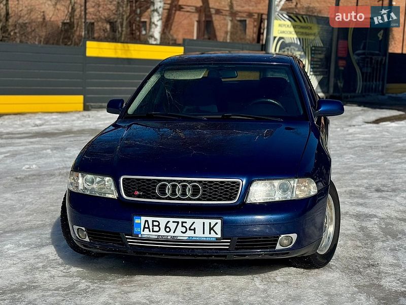 Седан Audi A4 2000 в Києві