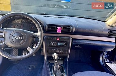 Седан Audi A4 2000 в Києві