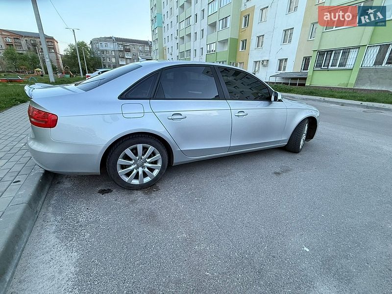 Седан Audi A4 2014 в Харкові