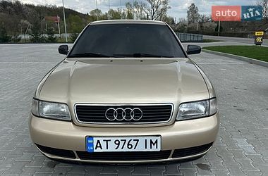 Седан Audi A4 1996 в Коломые