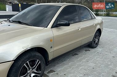 Седан Audi A4 1996 в Коломые