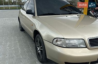 Седан Audi A4 1996 в Коломые
