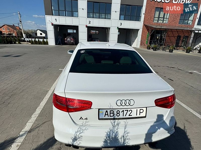 Седан Audi A4 2015 в Виннице