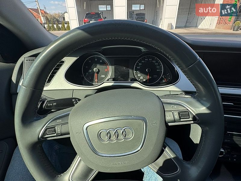 Седан Audi A4 2015 в Виннице