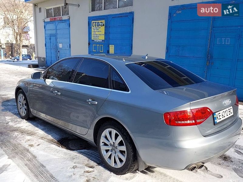 Седан Audi A4 2010 в Каменском