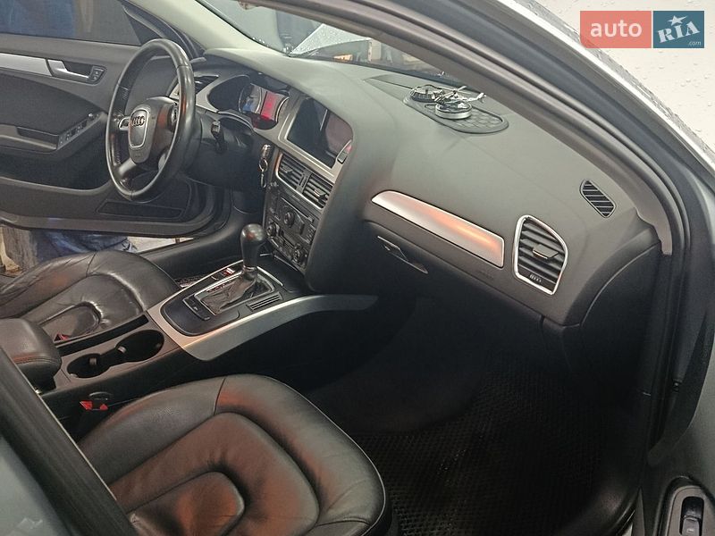 Седан Audi A4 2010 в Каменском