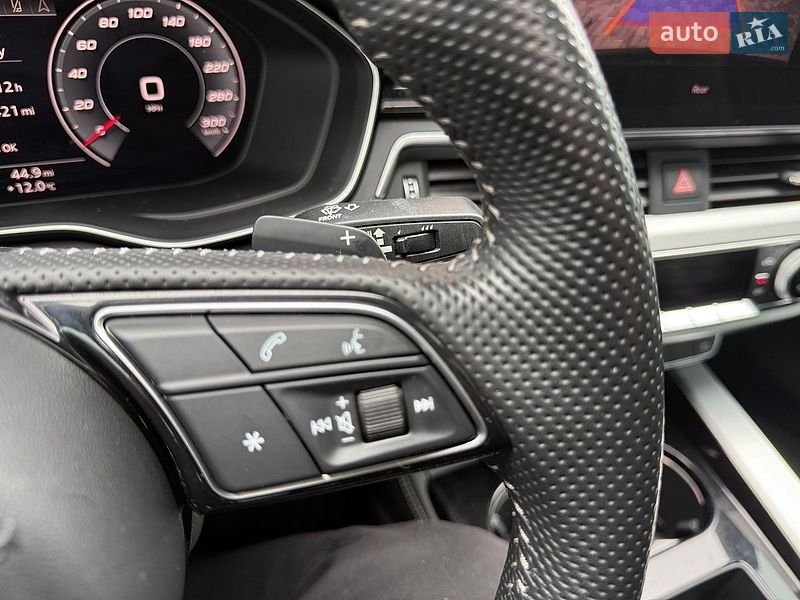 Седан Audi A4 2020 в Львові