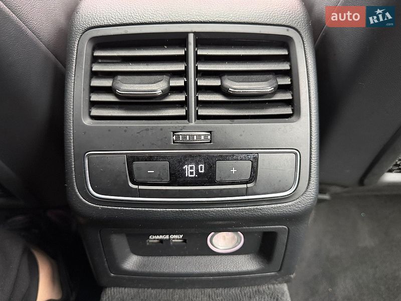 Седан Audi A4 2020 в Львові