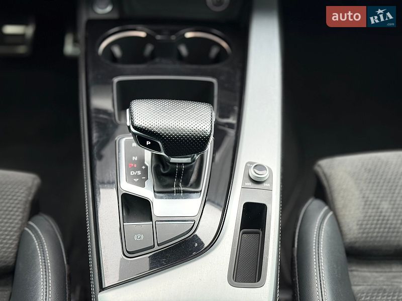 Седан Audi A4 2020 в Львові