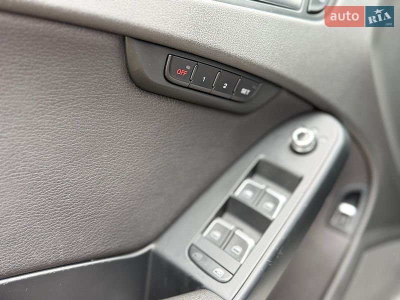 Седан Audi A4 2013 в Львове